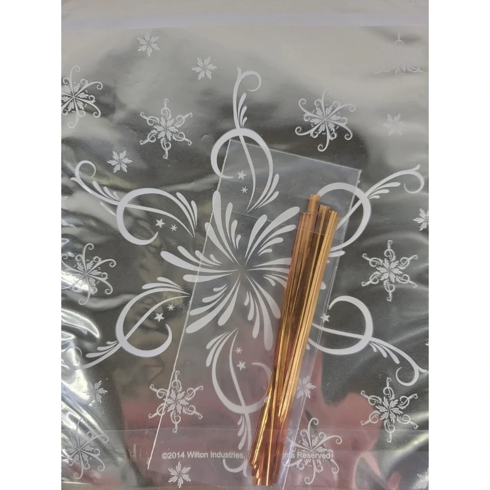 Lot of 2 packs Christmas Gold Foil Treat Bags 8ct Wilton NEW 16 total with ties